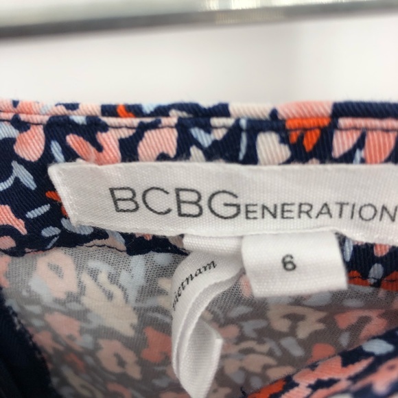 BCBGeneration front pleat panel hot coral shorts - Picture 3 of 7